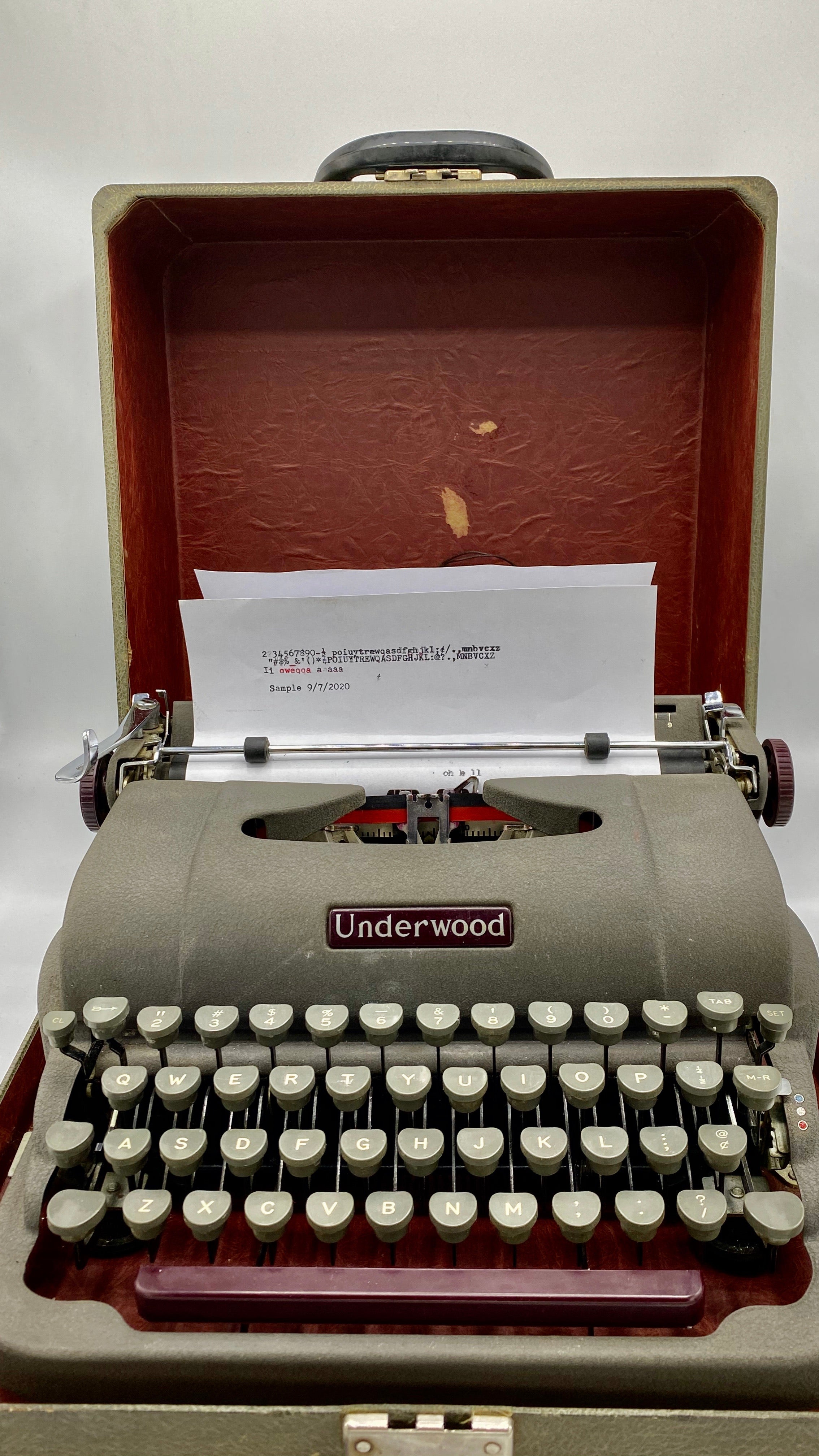 Underwood Champion Vintage Refurbished Typewriter & Case